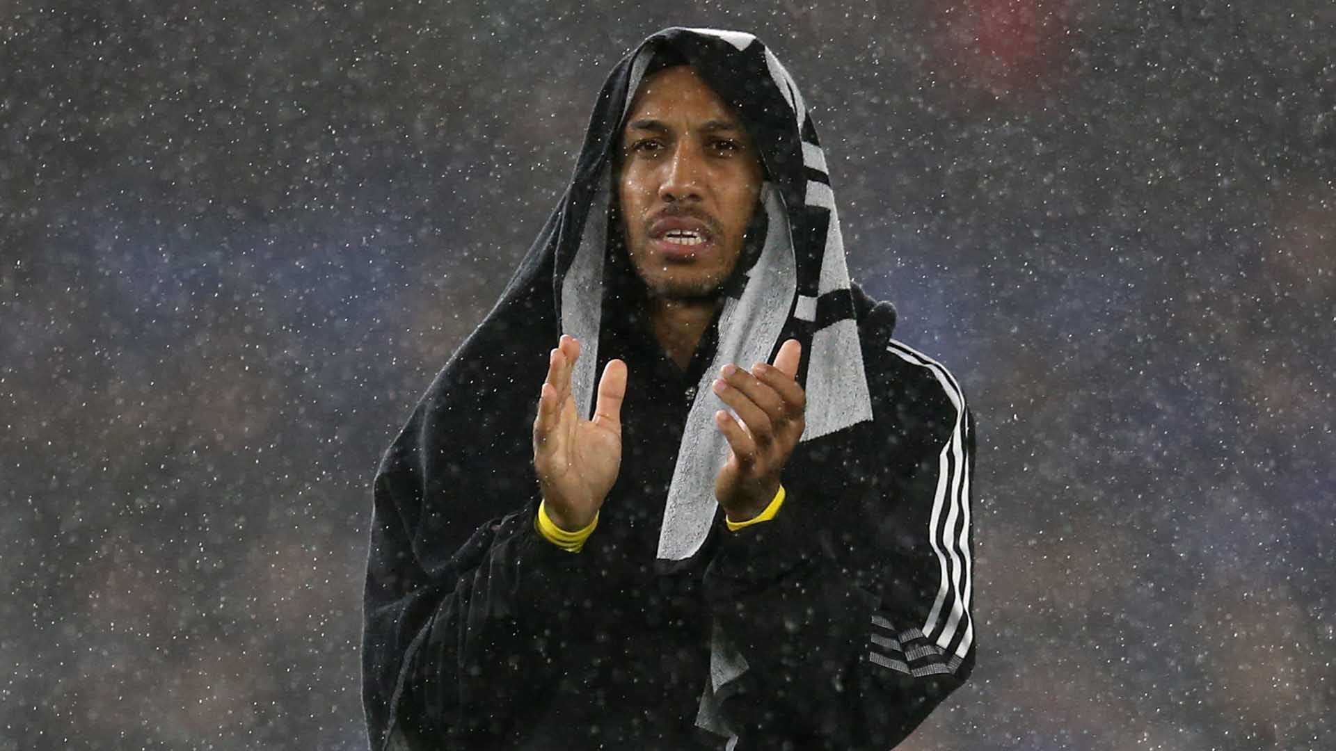 通过社交媒 通过社交媒